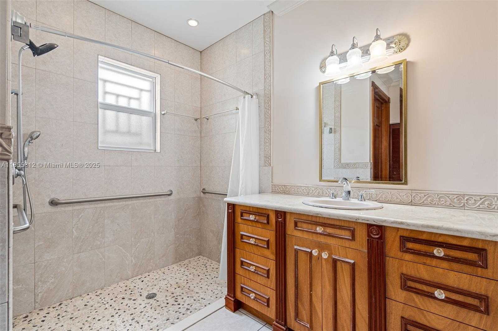 Small Image of 3411 SOUTH WEST 27TH ST, Miami Number 20
