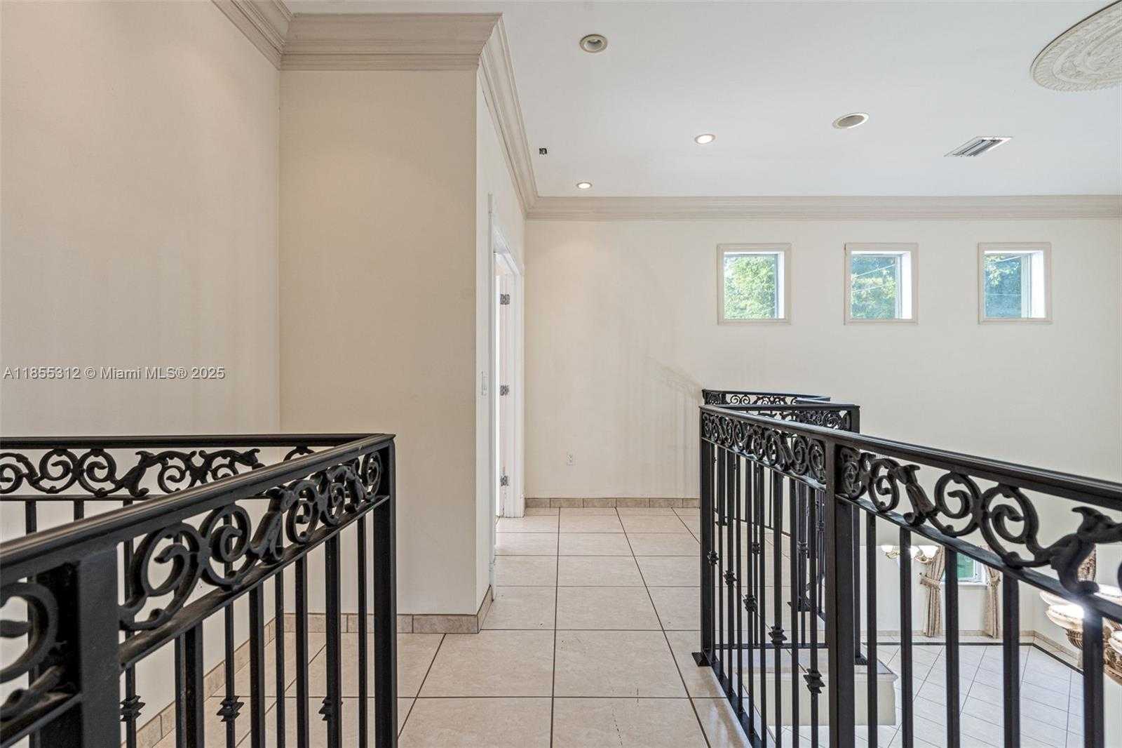 Small Image of 3411 SOUTH WEST 27TH ST, Miami Number 22