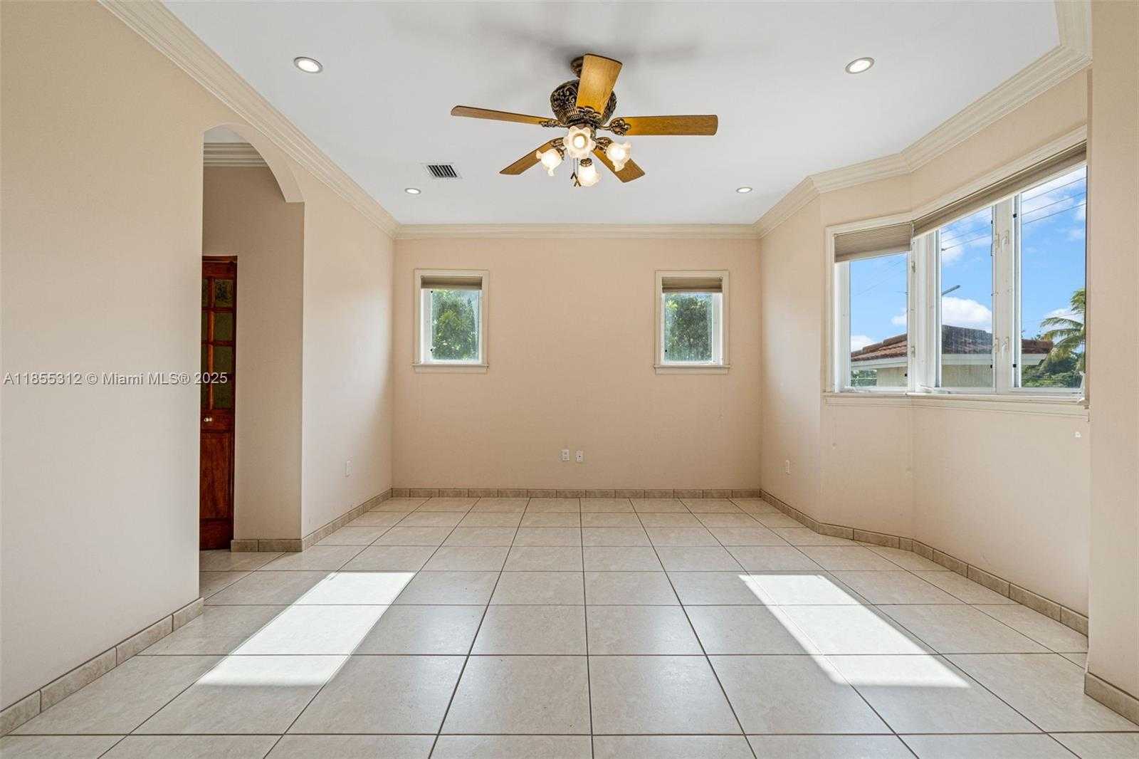 Small Image of 3411 SOUTH WEST 27TH ST, Miami Number 25