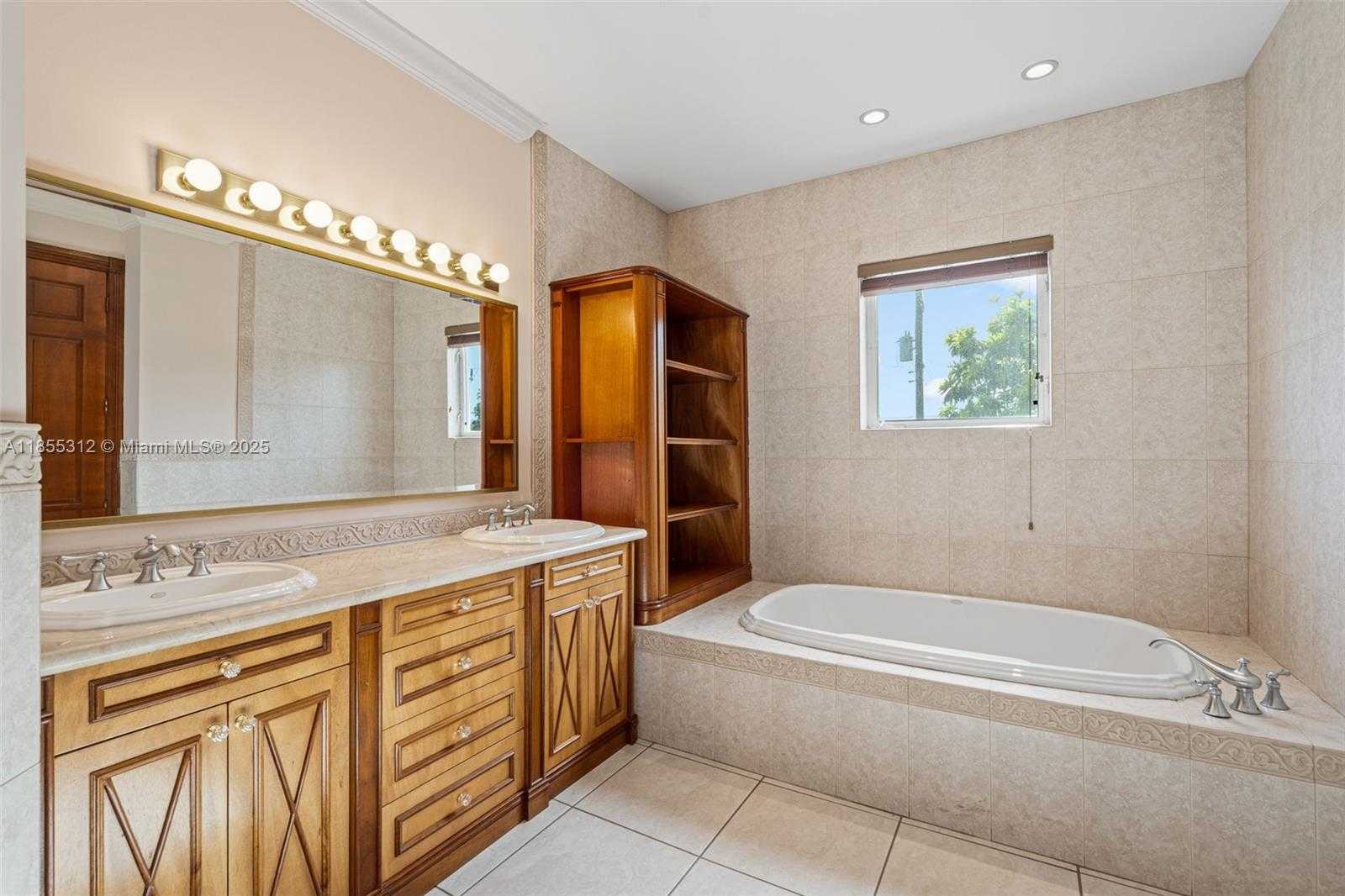 Small Image of 3411 SOUTH WEST 27TH ST, Miami Number 30