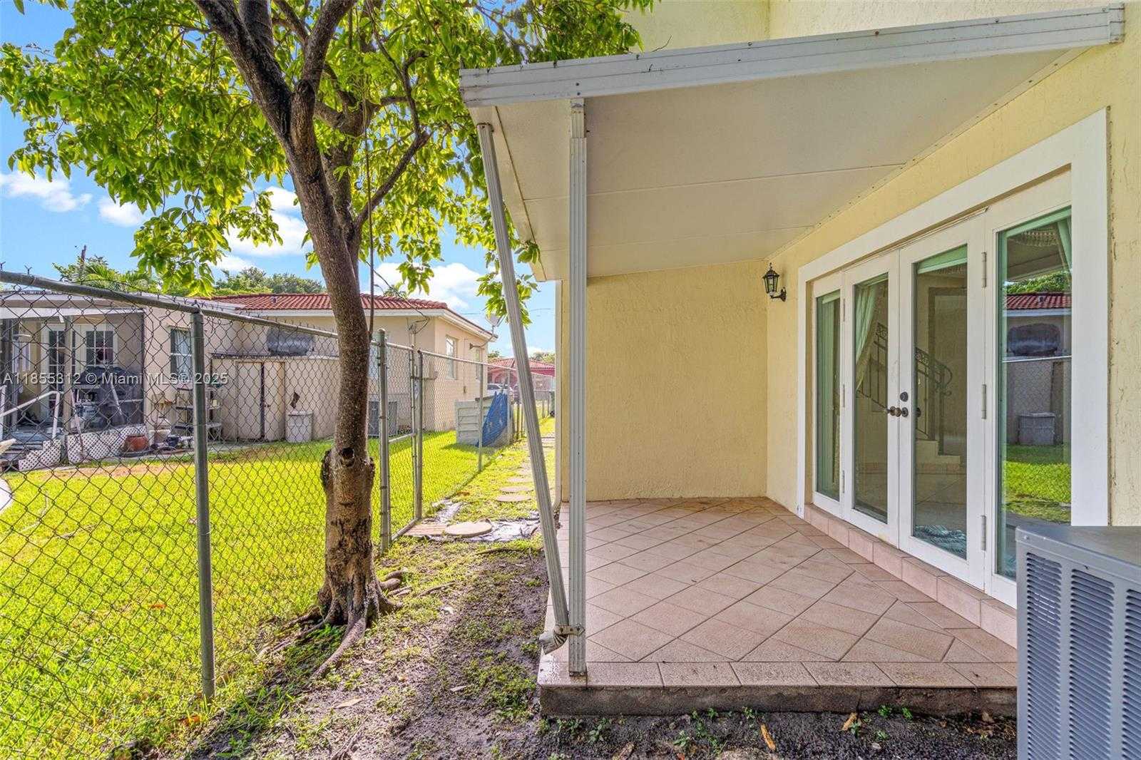 Small Image of 3411 SOUTH WEST 27TH ST, Miami Number 35