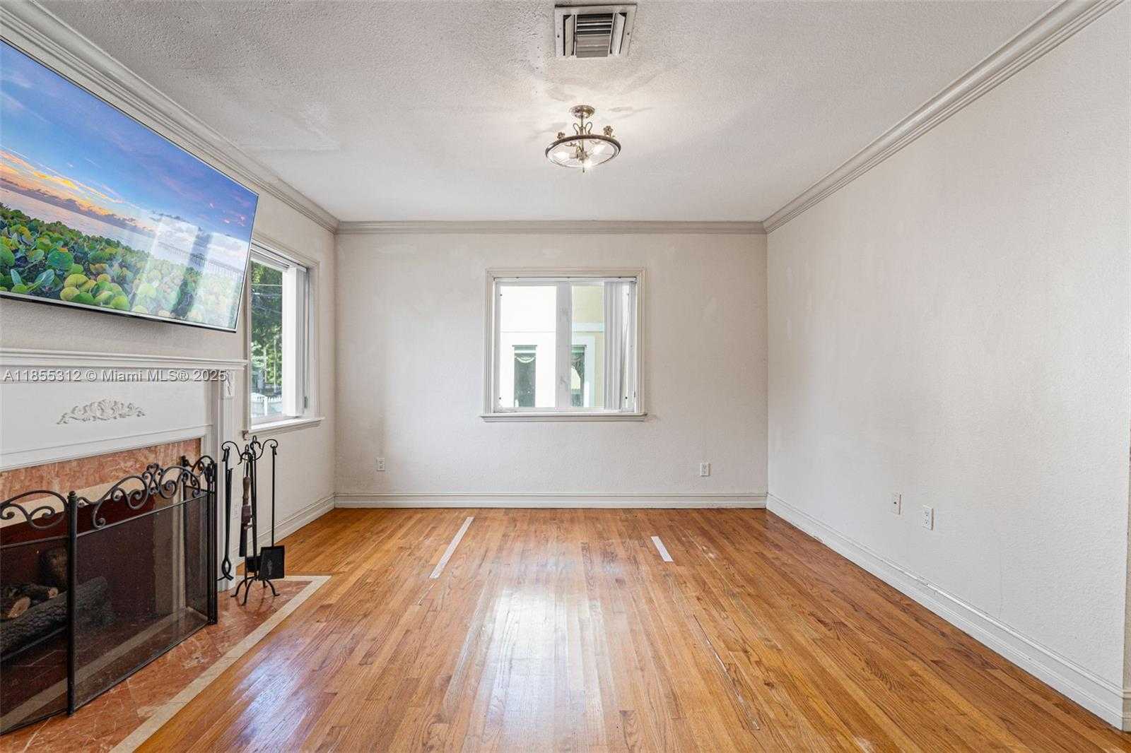 Small Image of 3411 SOUTH WEST 27TH ST, Miami Number 38