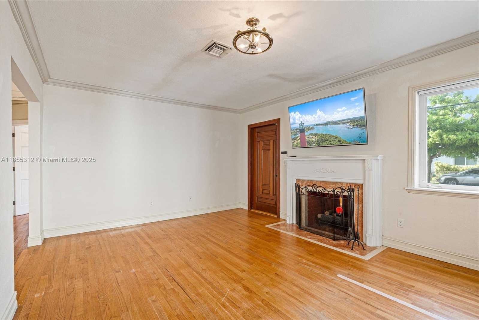 Small Image of 3411 SOUTH WEST 27TH ST, Miami Number 39