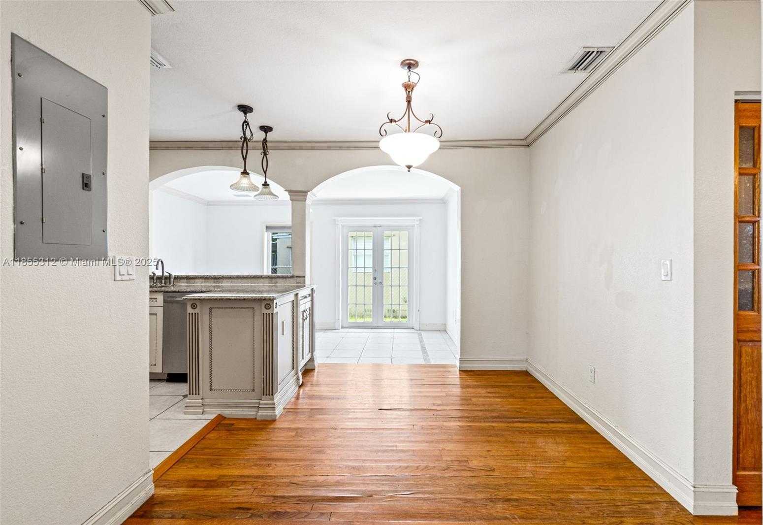 Small Image of 3411 SOUTH WEST 27TH ST, Miami Number 40