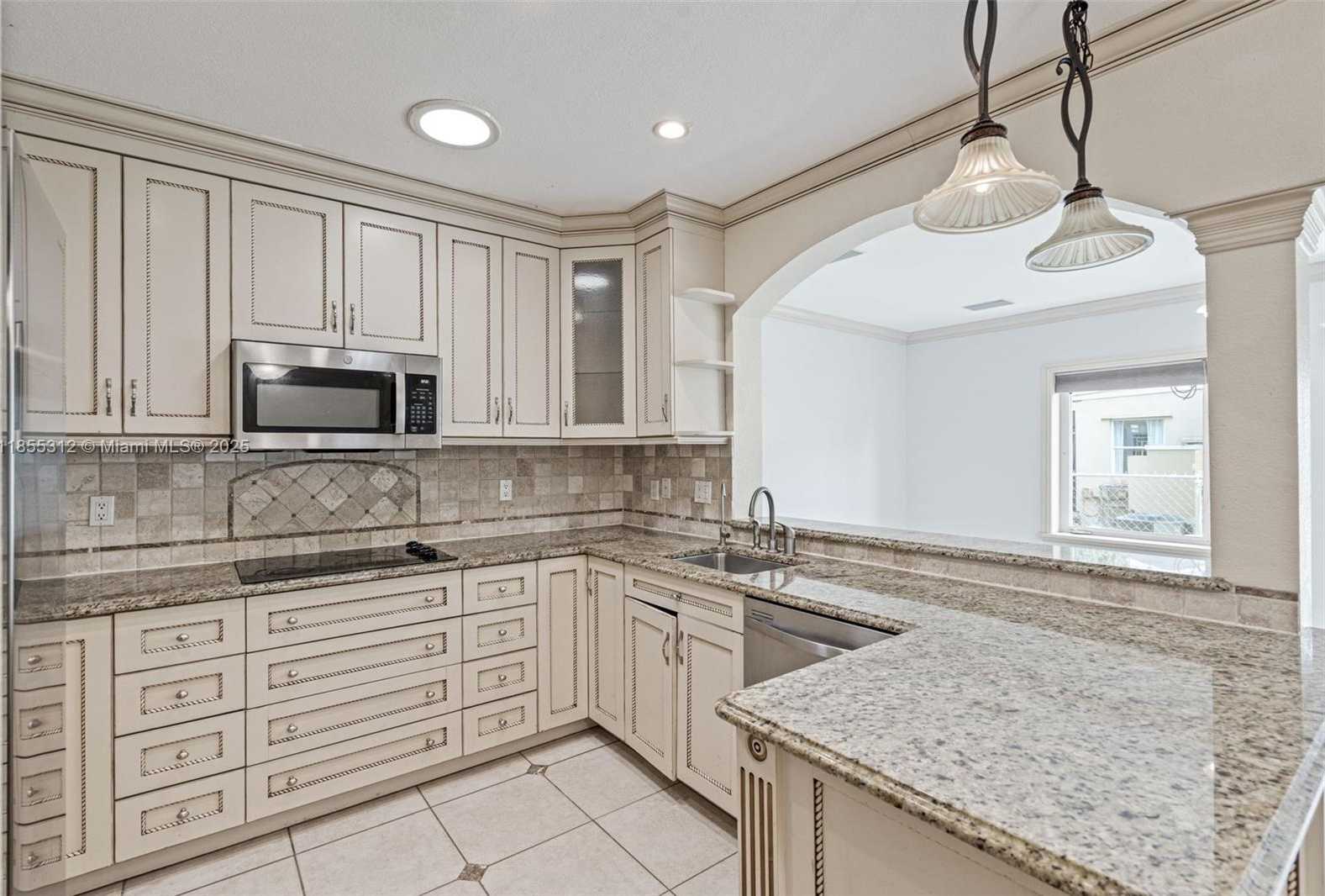 Small Image of 3411 SOUTH WEST 27TH ST, Miami Number 43