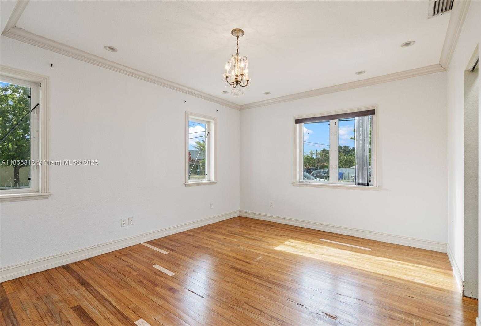 Small Image of 3411 SOUTH WEST 27TH ST, Miami Number 50