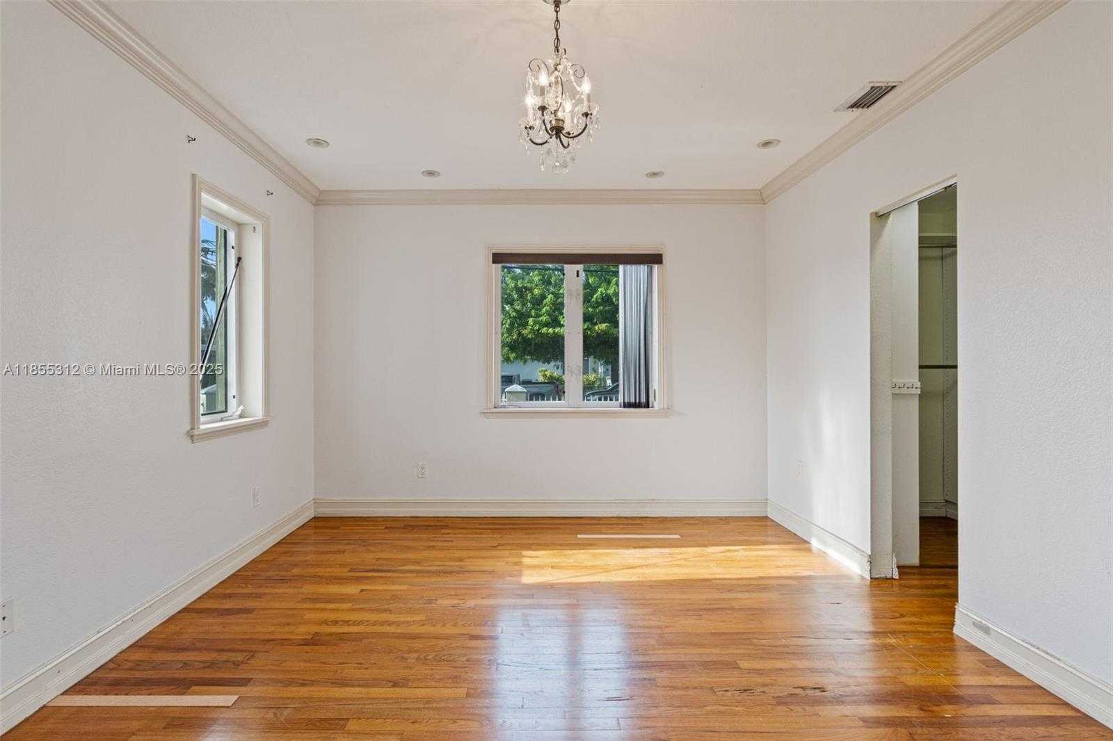 Small Image of 3411 SOUTH WEST 27TH ST, Miami Number 51