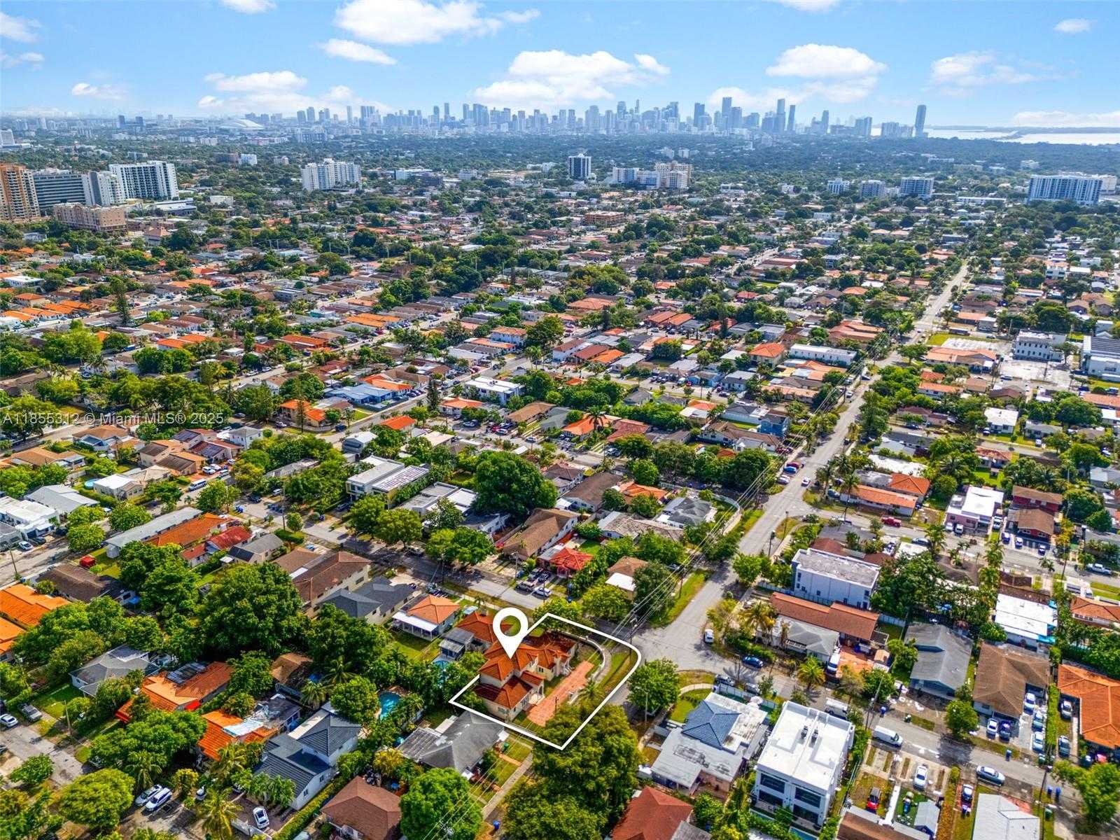 Small Image of 3411 SOUTH WEST 27TH ST, Miami Number 63