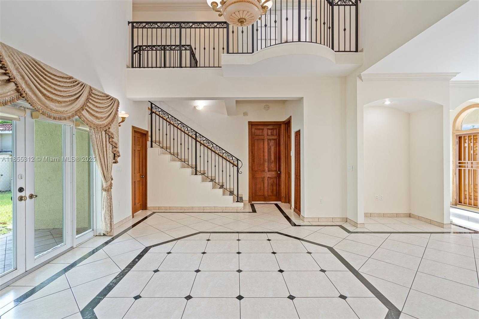 Small Image of 3411 SOUTH WEST 27TH ST, Miami Number 7