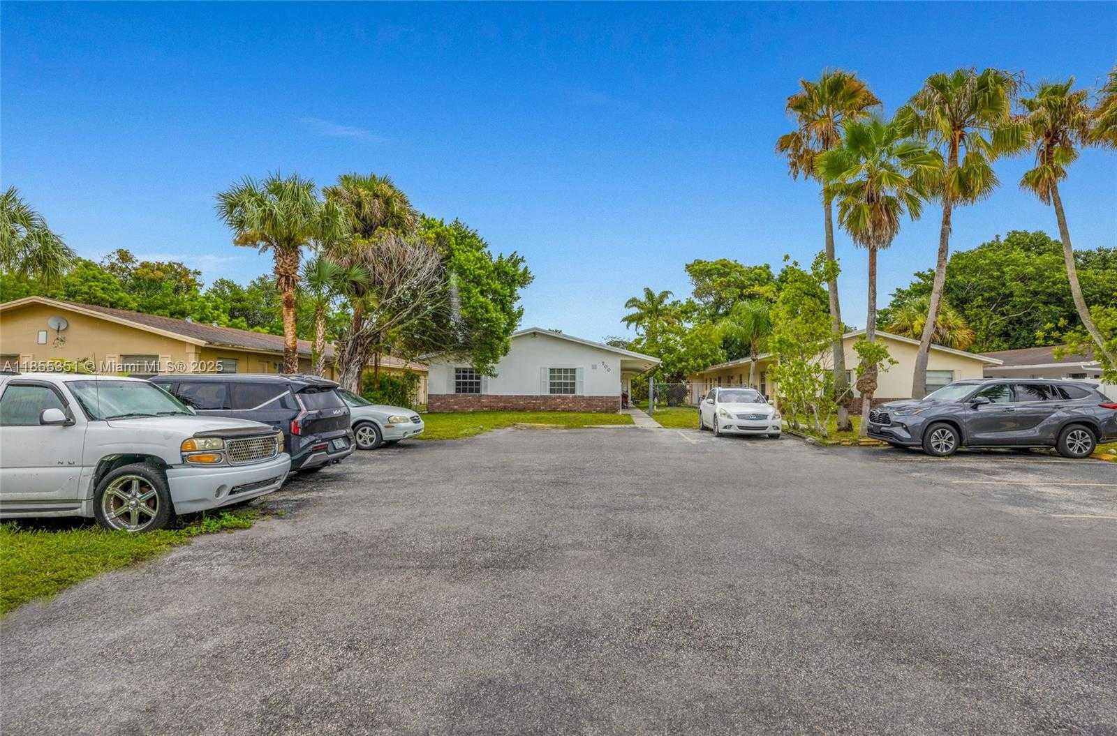 Small Image of 700 SOUTH WEST 16TH AVE, Fort Lauderdale Number 2