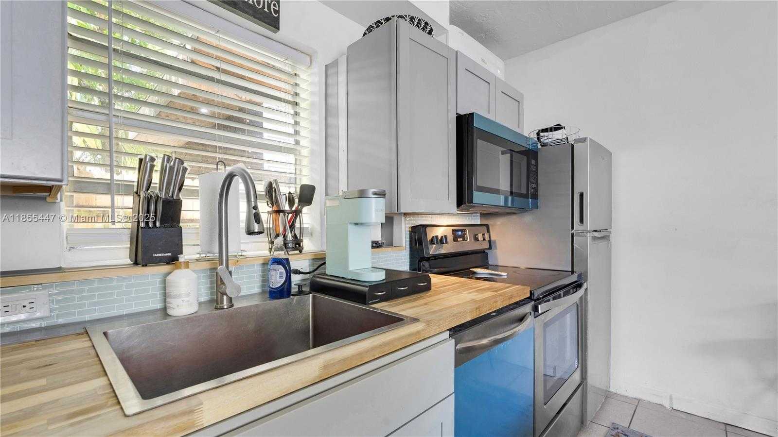 Small Image of 1554 NORTH WEST 58TH ST, Miami Number 28
