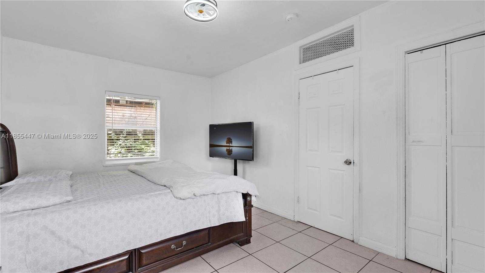 Small Image of 1554 NORTH WEST 58TH ST, Miami Number 30