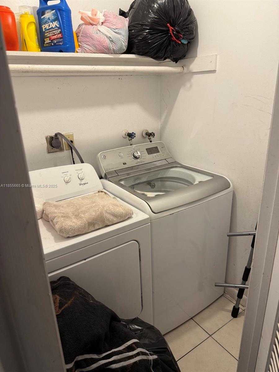 Small Image of 1801 GARDENIA RD, Fort Lauderdale Number 12
