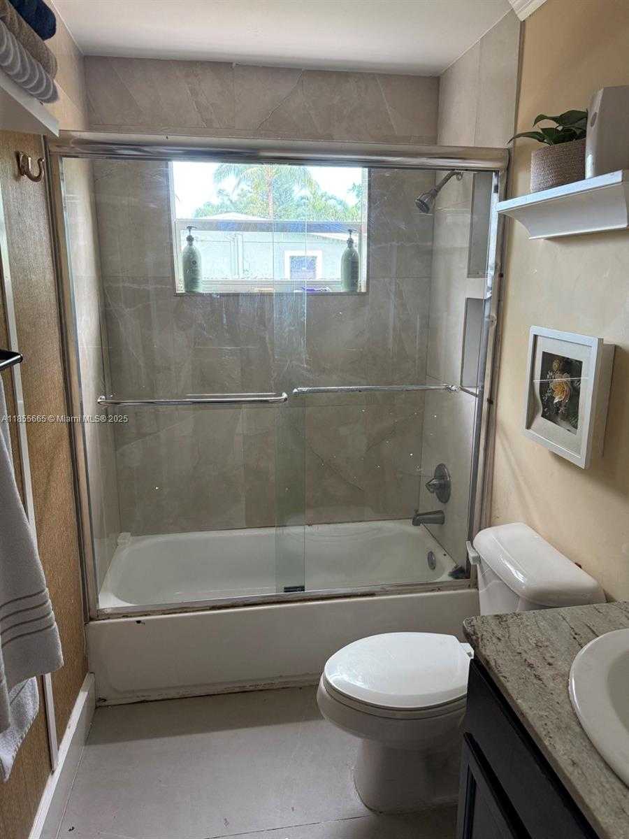 Small Image of 1801 GARDENIA RD, Fort Lauderdale Number 24