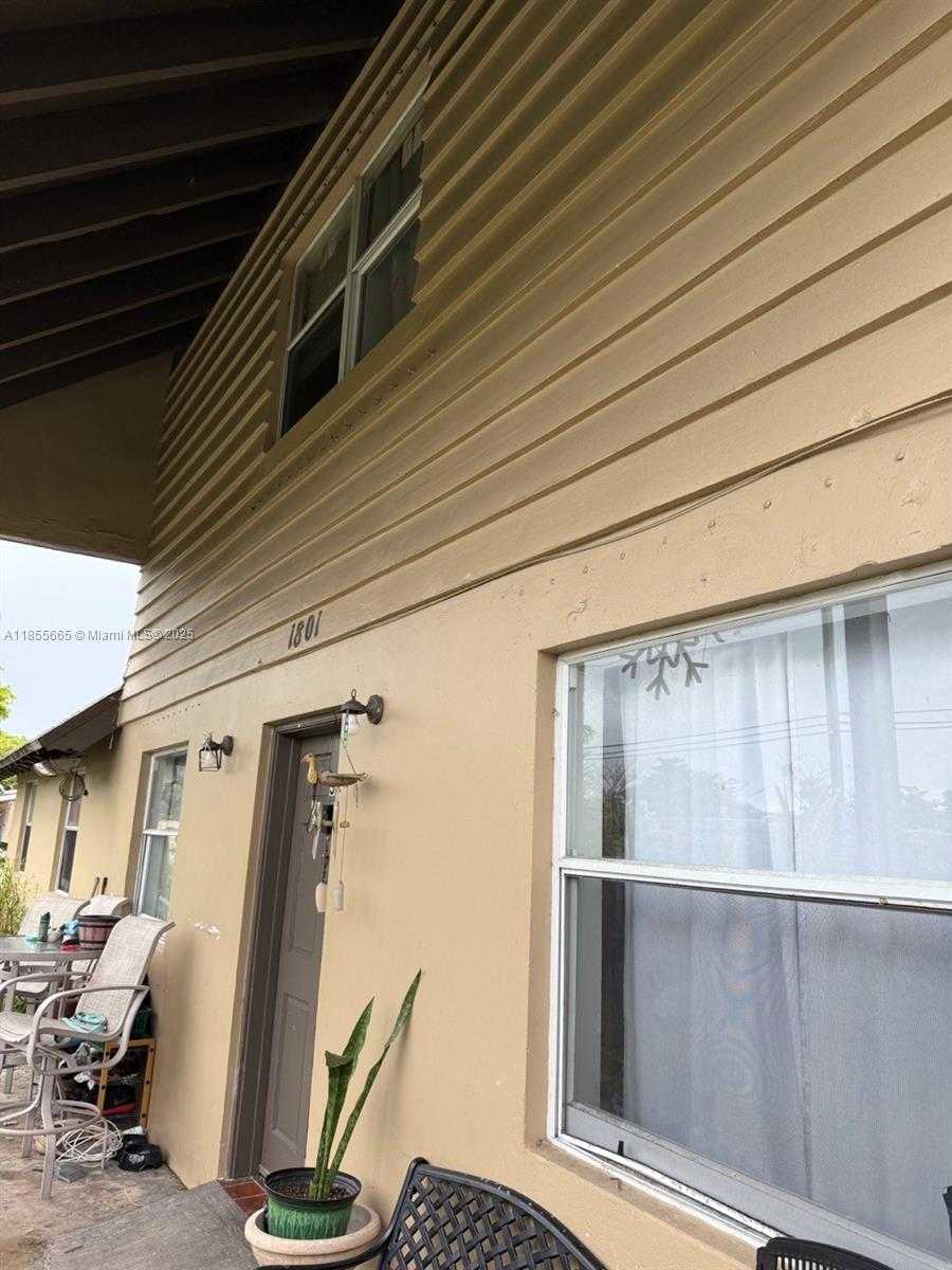 Small Image of 1801 GARDENIA RD, Fort Lauderdale Number 6