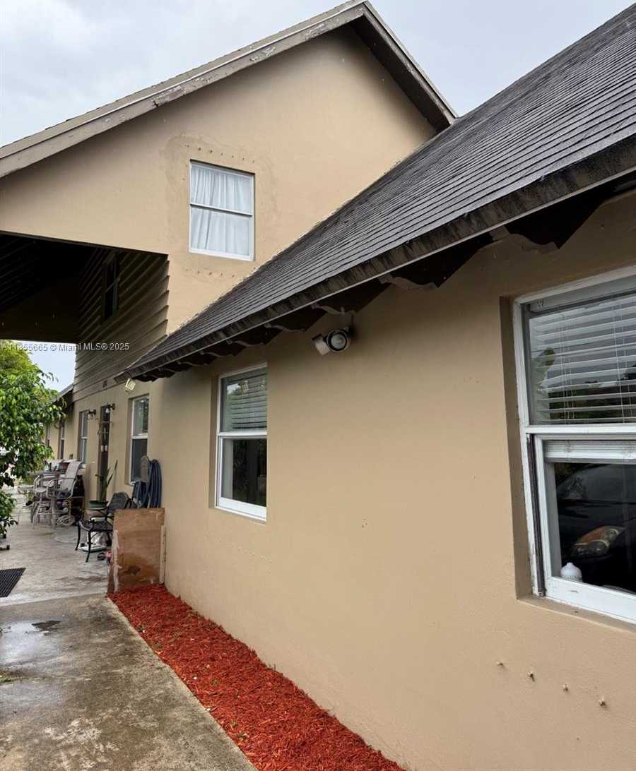 Small Image of 1801 GARDENIA RD, Fort Lauderdale Number 7