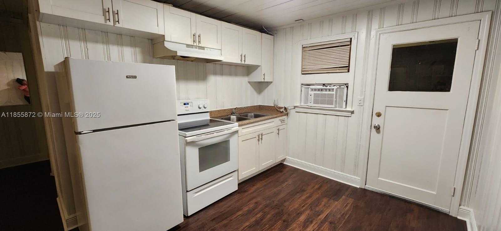Small Image of 2105 FRANKLIN #2, Fort Myers Number 7
