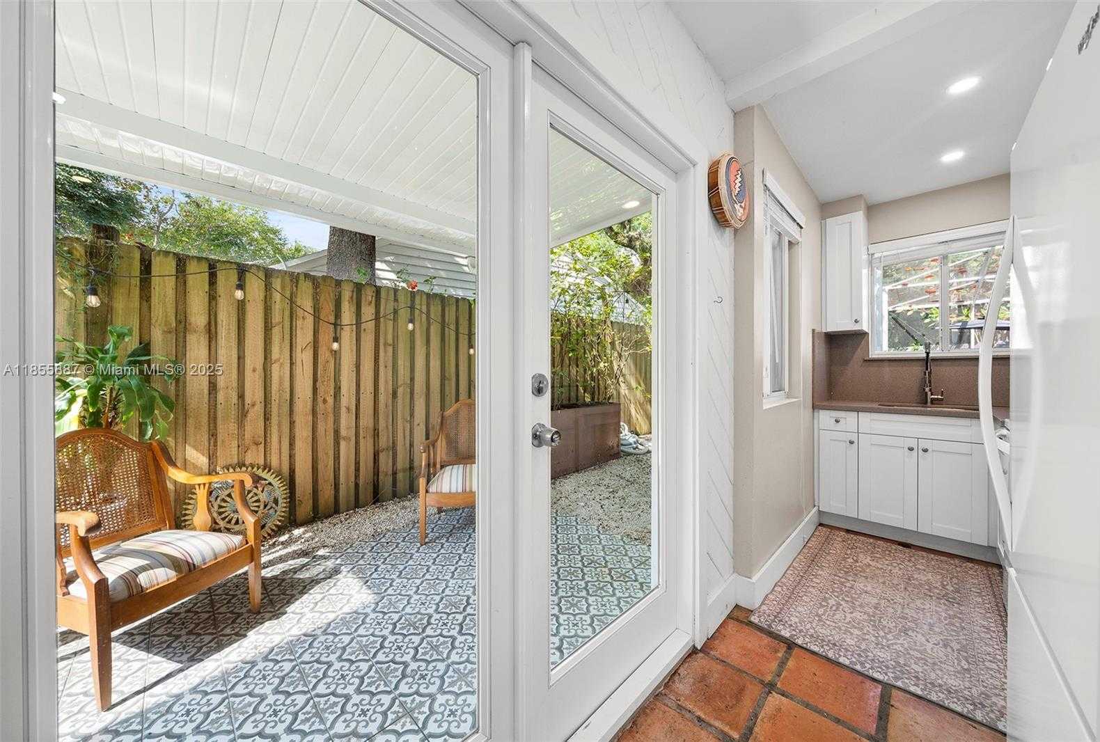 Small Image of 3586 MAIN HWY #3, Coconut Grove Number 10