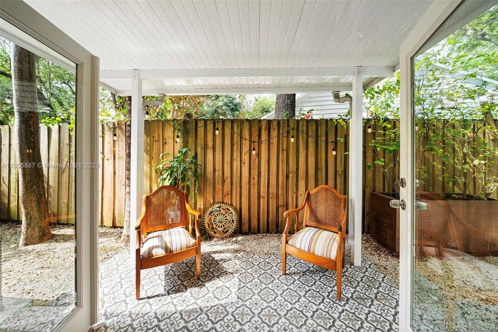 Small Image of 3586 MAIN HWY #3, Coconut Grove Number 11