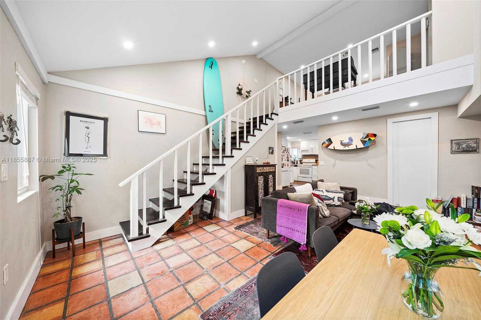 Small Image of 3586 MAIN HWY #3, Coconut Grove Number 15