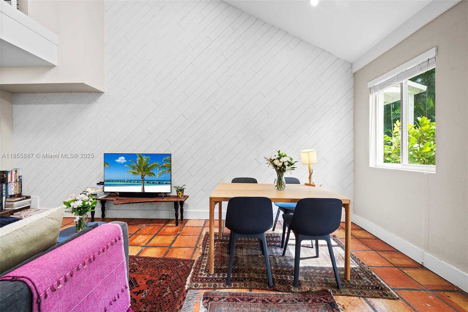 Small Image of 3586 MAIN HWY #3, Coconut Grove Number 16