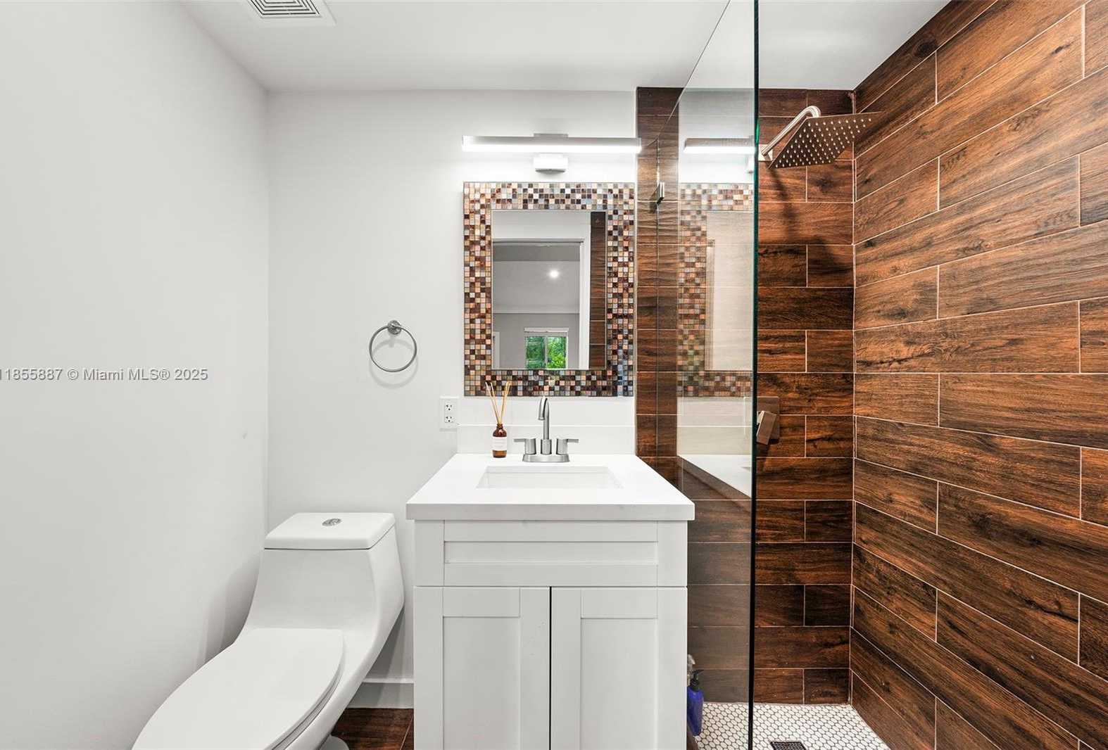 Small Image of 3586 MAIN HWY #3, Coconut Grove Number 18