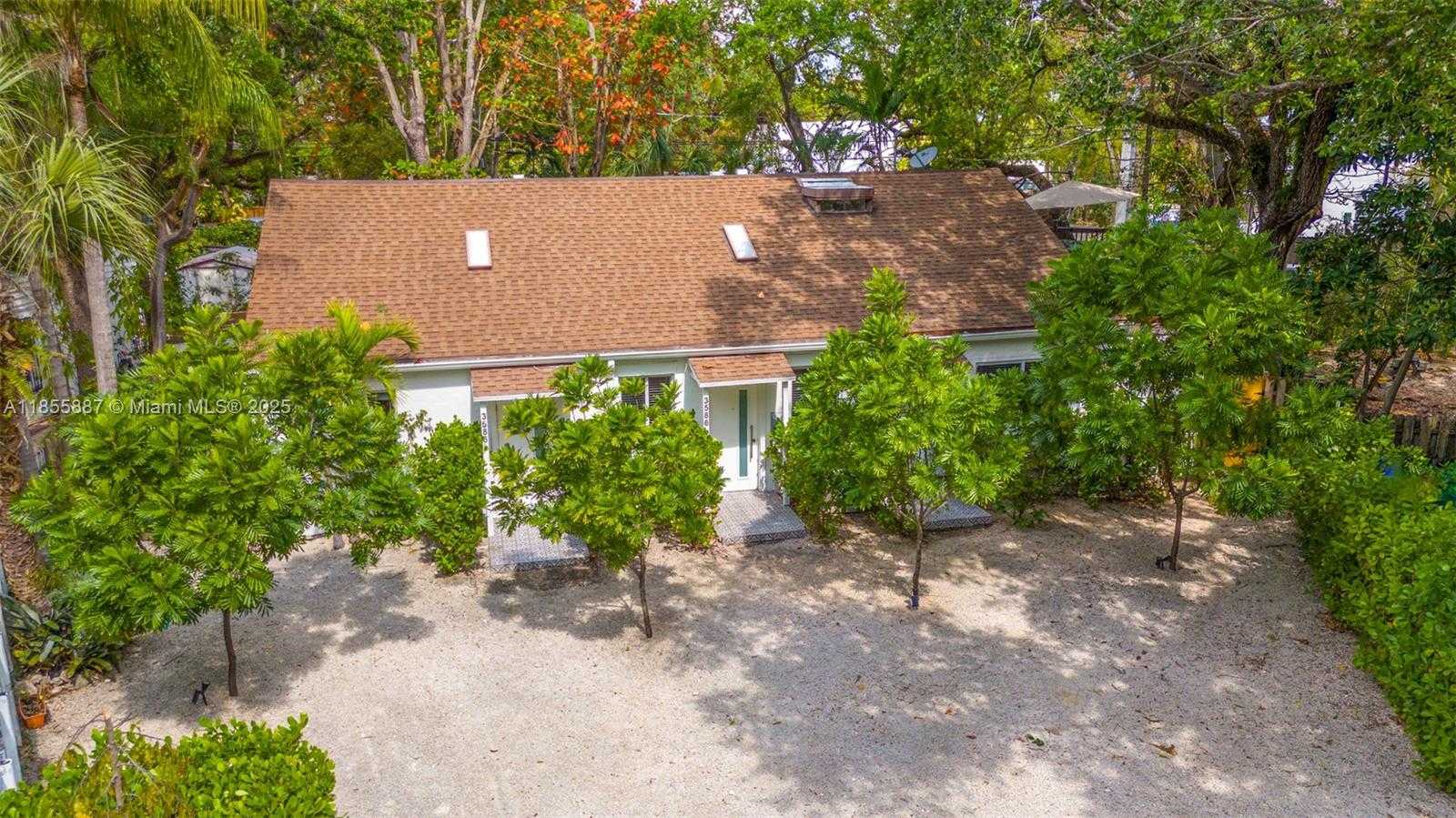 Small Image of 3586 MAIN HWY #3, Coconut Grove Number 2