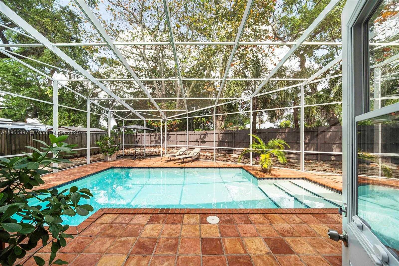 Small Image of 3586 MAIN HWY #3, Coconut Grove Number 21