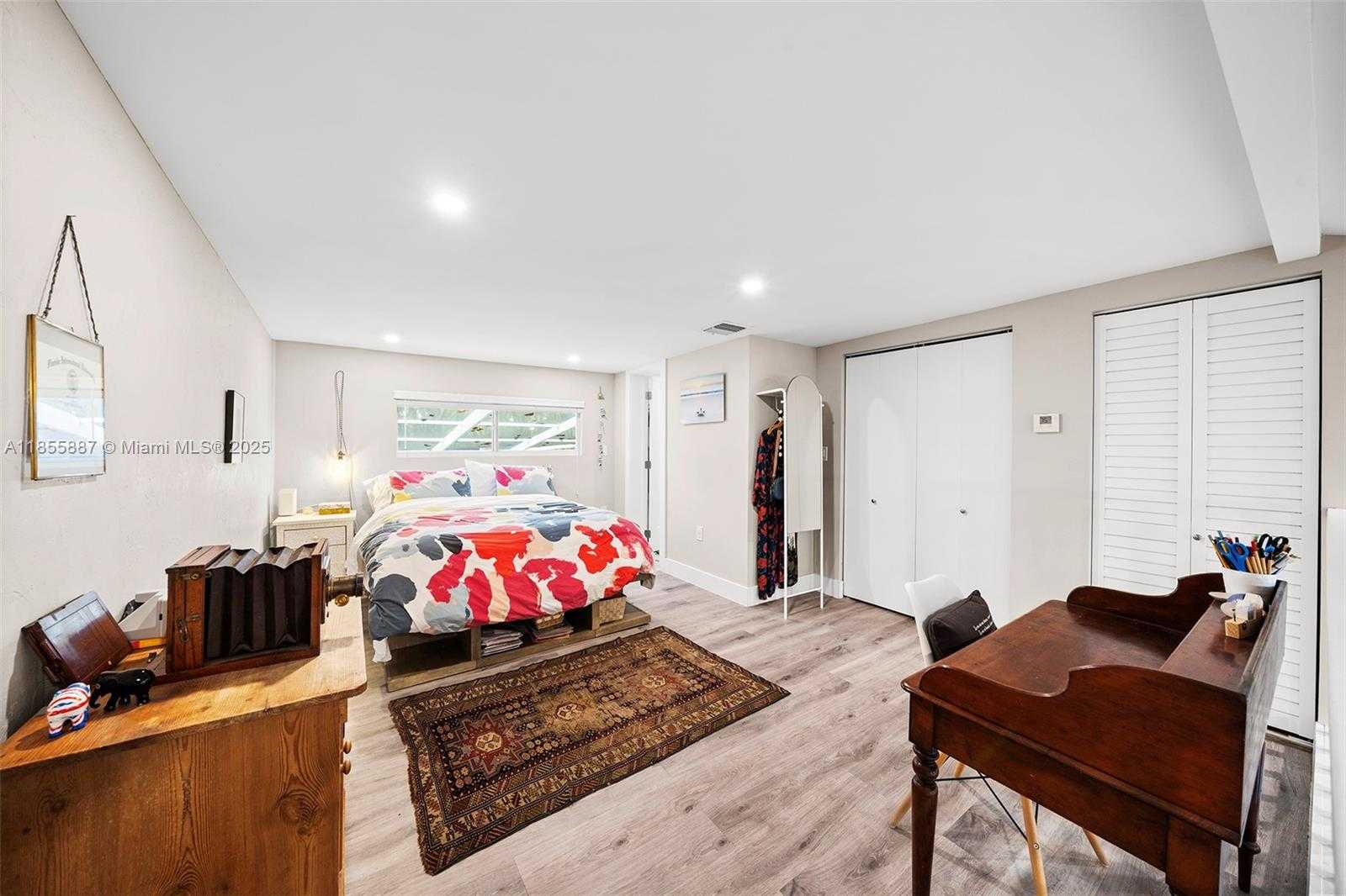 Small Image of 3586 MAIN HWY #3, Coconut Grove Number 23