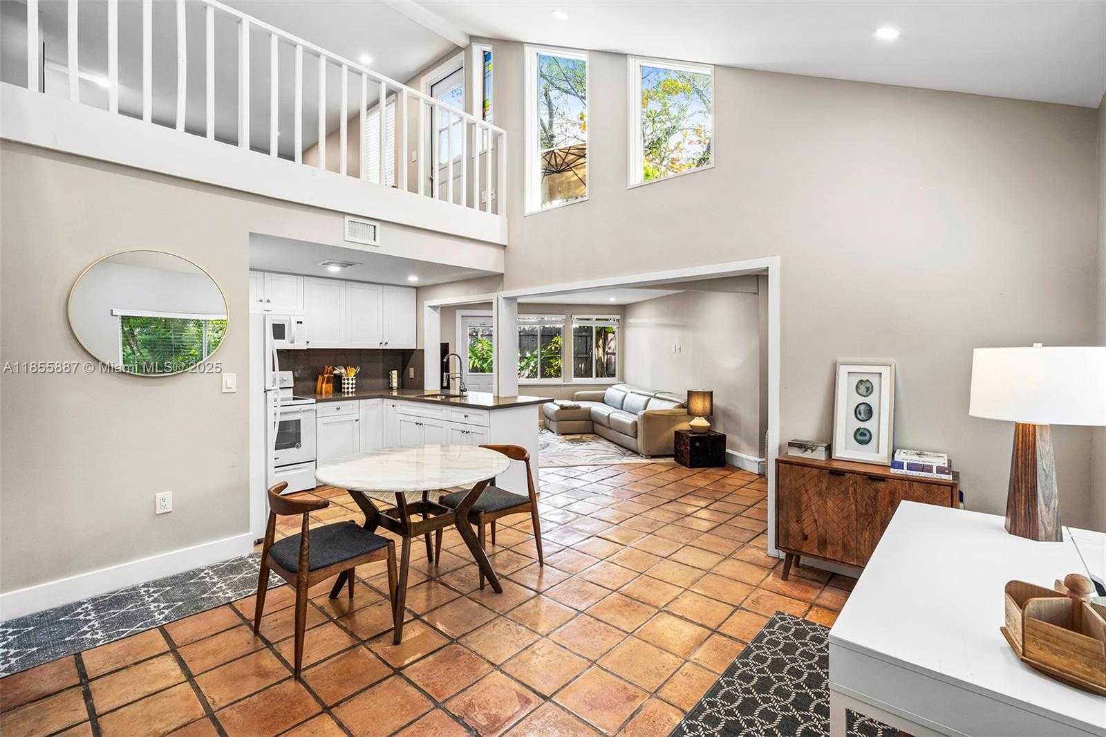 Small Image of 3586 MAIN HWY #3, Coconut Grove Number 28