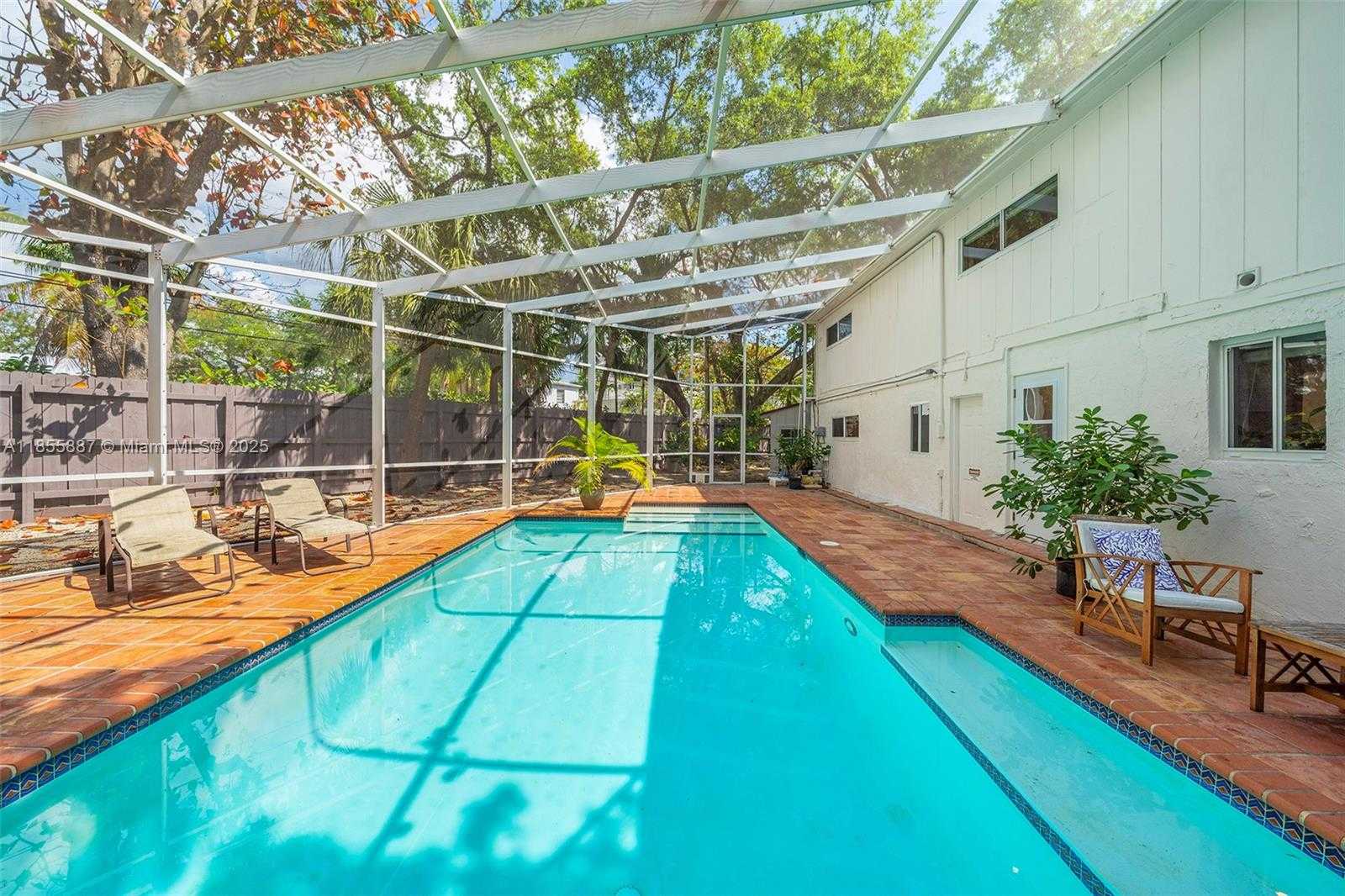 Small Image of 3586 MAIN HWY #3, Coconut Grove Number 3