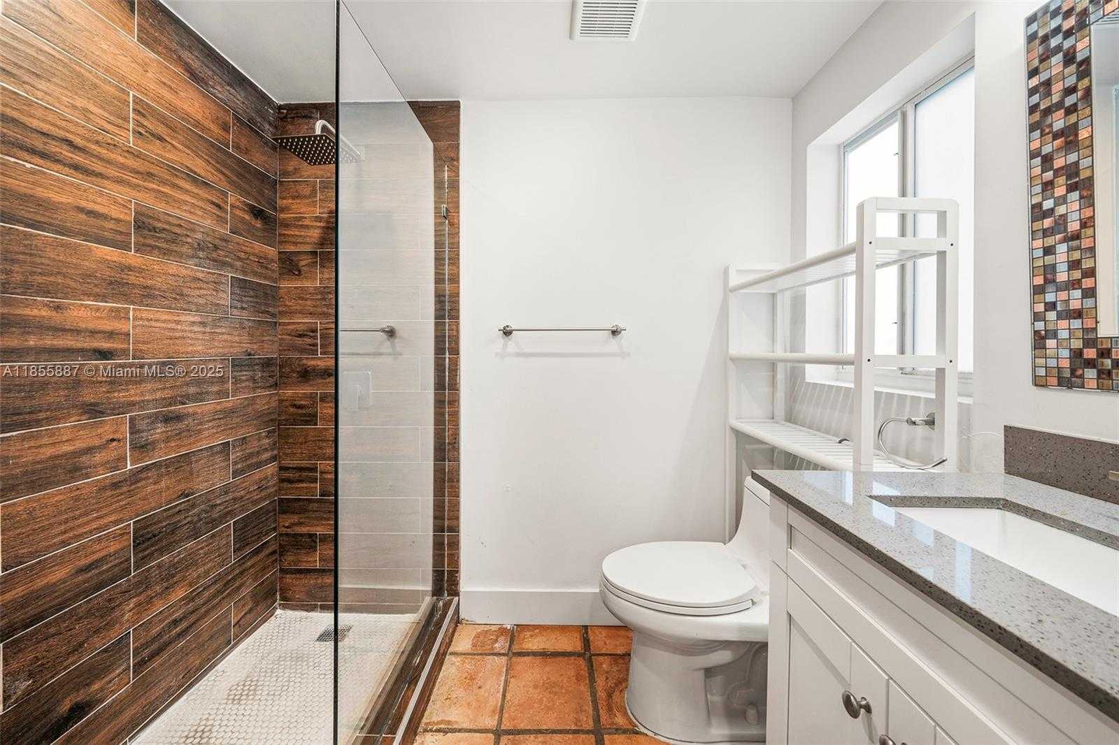Small Image of 3586 MAIN HWY #3, Coconut Grove Number 39