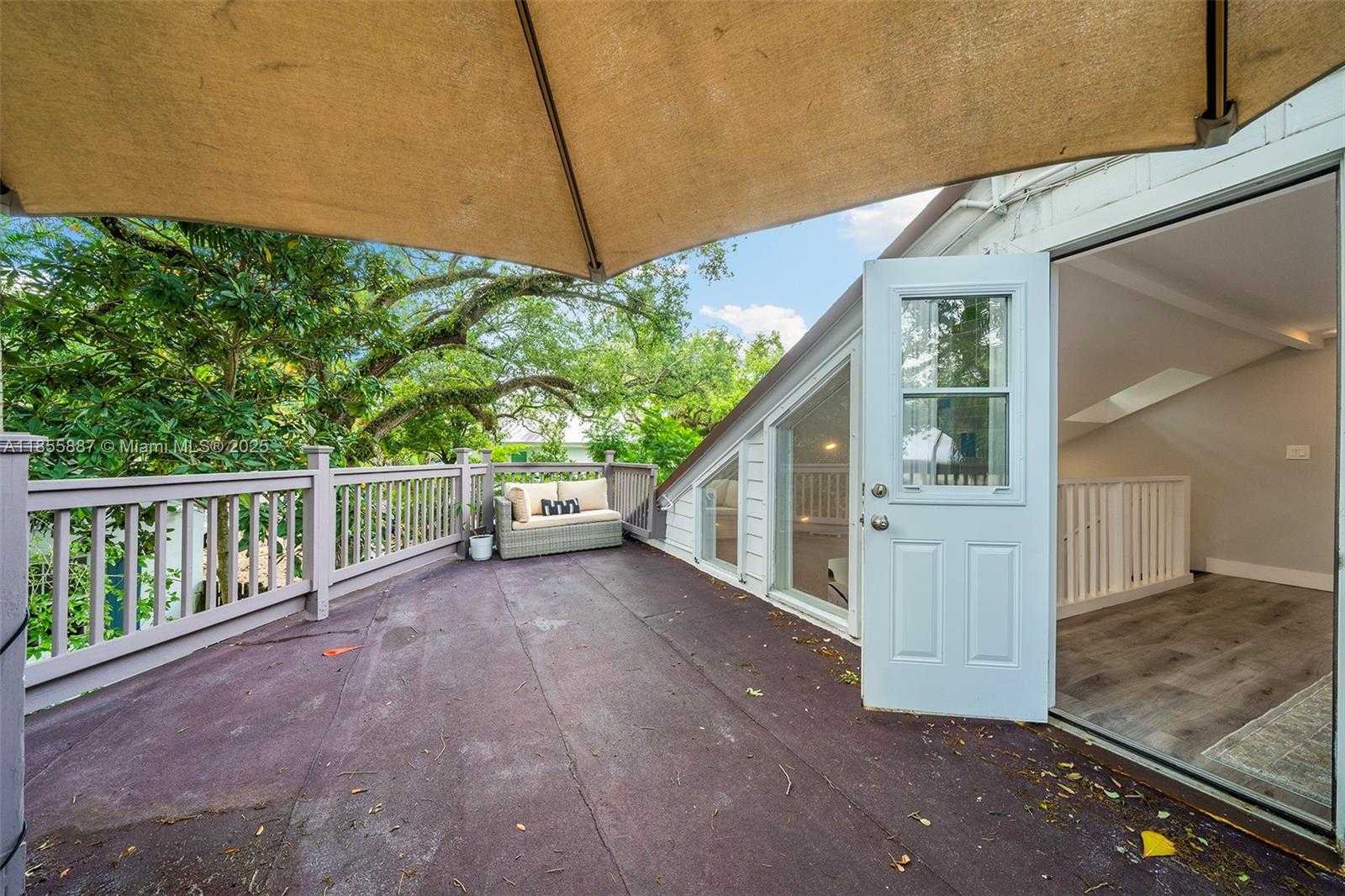 Small Image of 3586 MAIN HWY #3, Coconut Grove Number 44