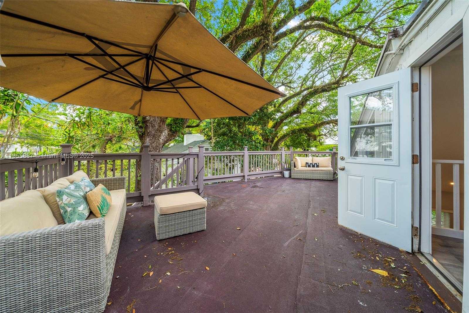 Small Image of 3586 MAIN HWY #3, Coconut Grove Number 45