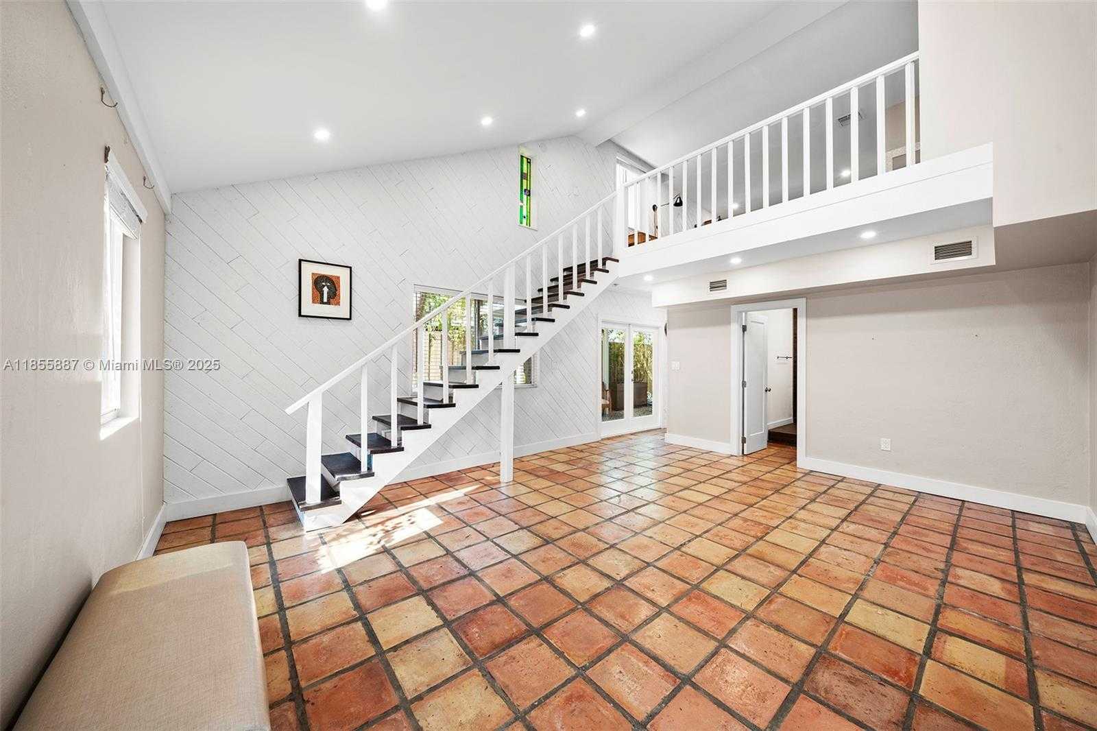 Small Image of 3586 MAIN HWY #3, Coconut Grove Number 5