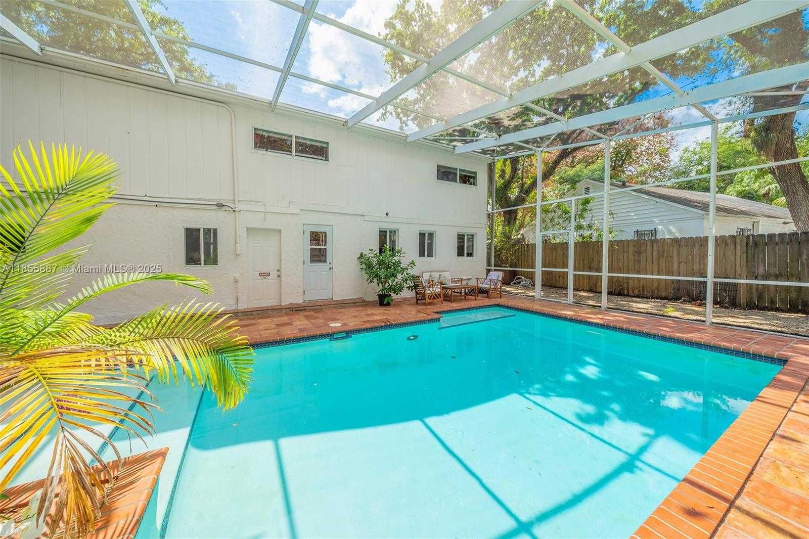 Small Image of 3586 MAIN HWY #3, Coconut Grove Number 53