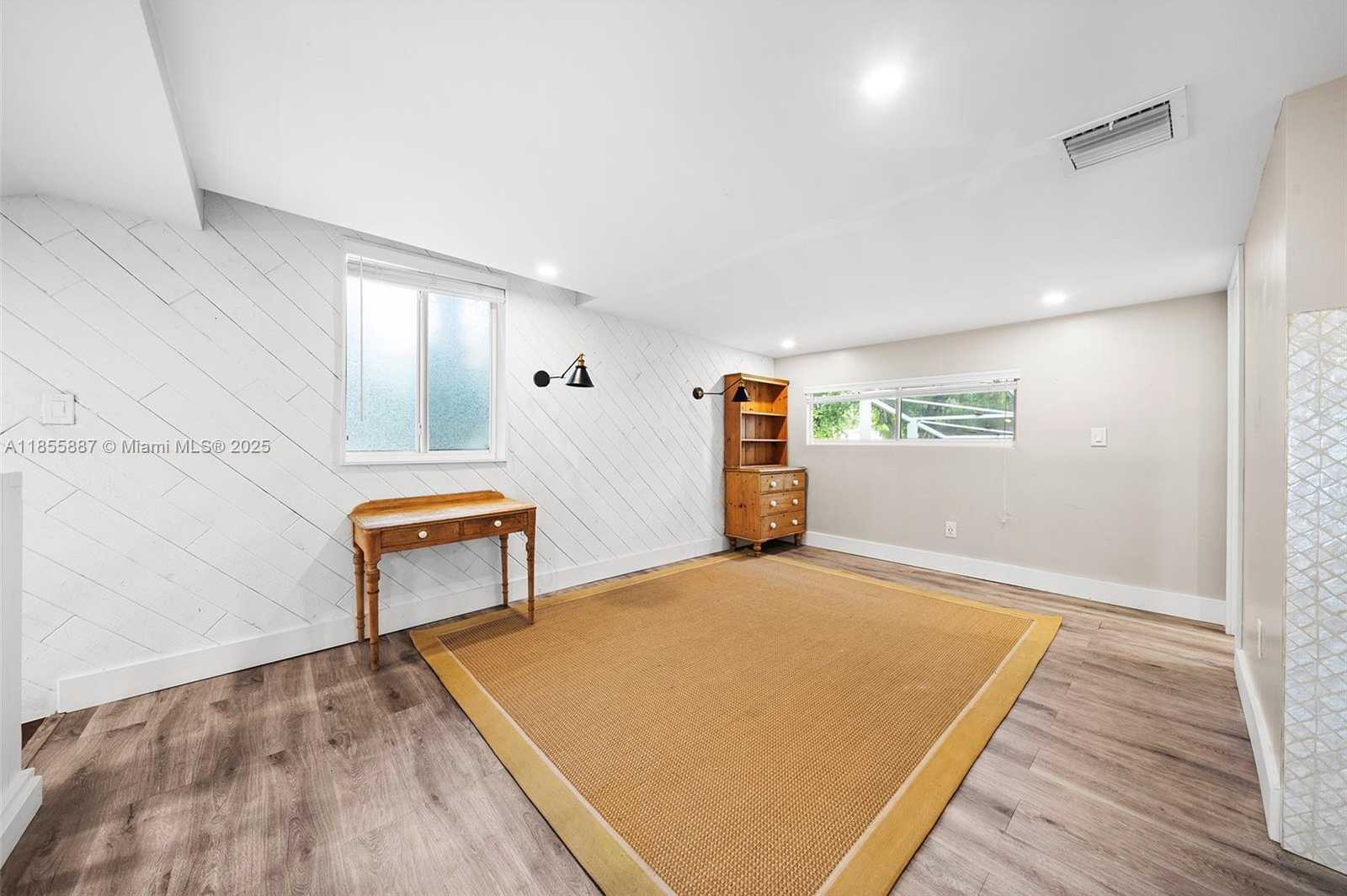 Small Image of 3586 MAIN HWY #3, Coconut Grove Number 9