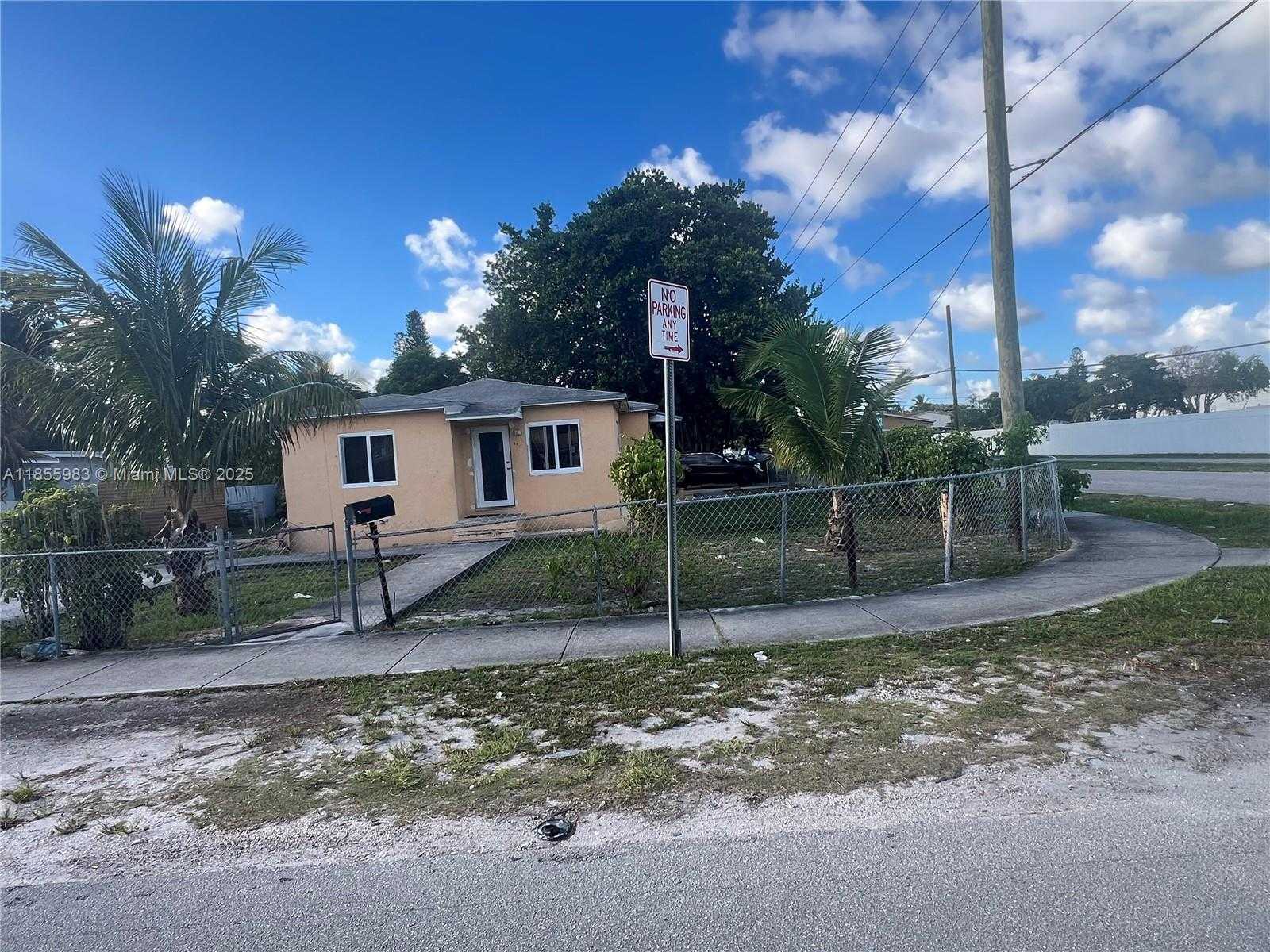 Small Image of 801 NORTH WEST 105TH ST, Miami Number 3