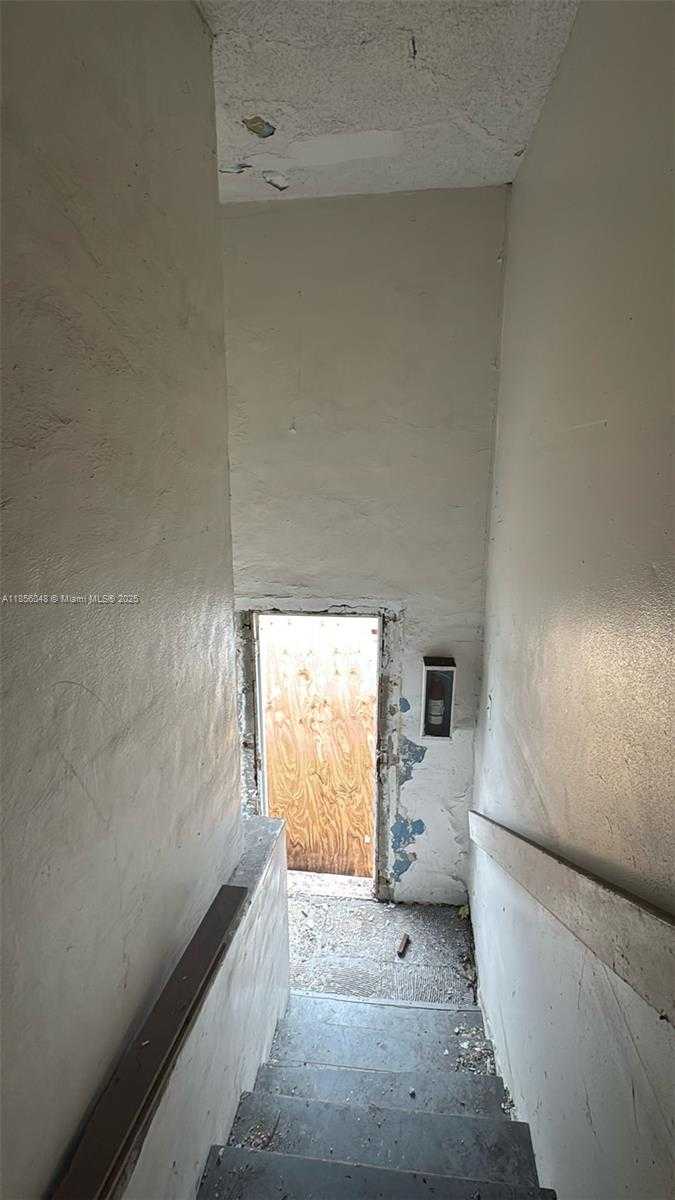 Small Image of 329 SOUTH WEST 10TH AVE, Miami Number 2
