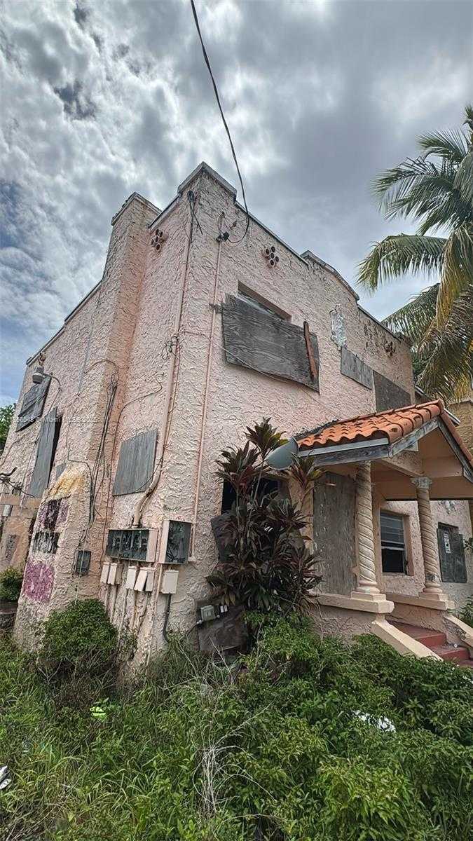 Small Image of 329 SOUTH WEST 10TH AVE, Miami Number 3