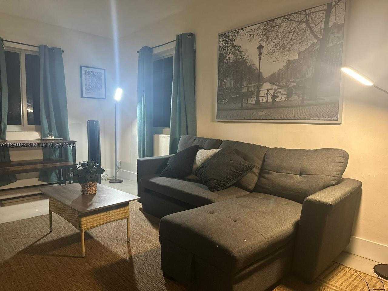 Small Image of 1625 FLETCHER ST, Hollywood Number 11