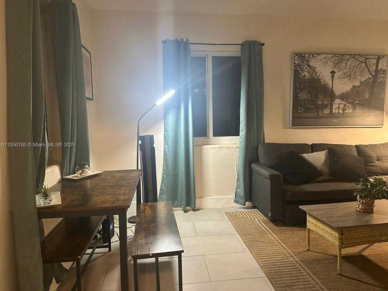 Small Image of 1625 FLETCHER ST, Hollywood Number 12
