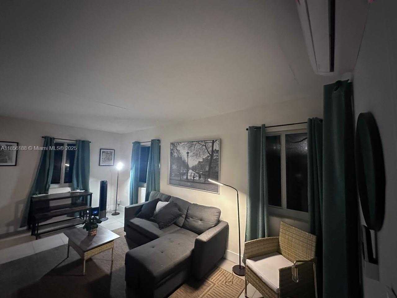 Small Image of 1625 FLETCHER ST, Hollywood Number 15