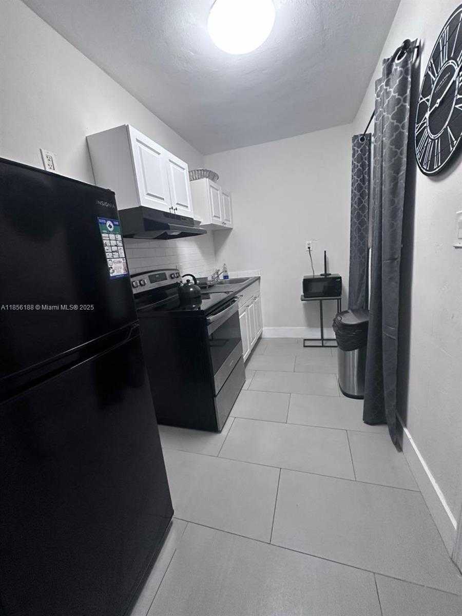 Small Image of 1625 FLETCHER ST, Hollywood Number 19