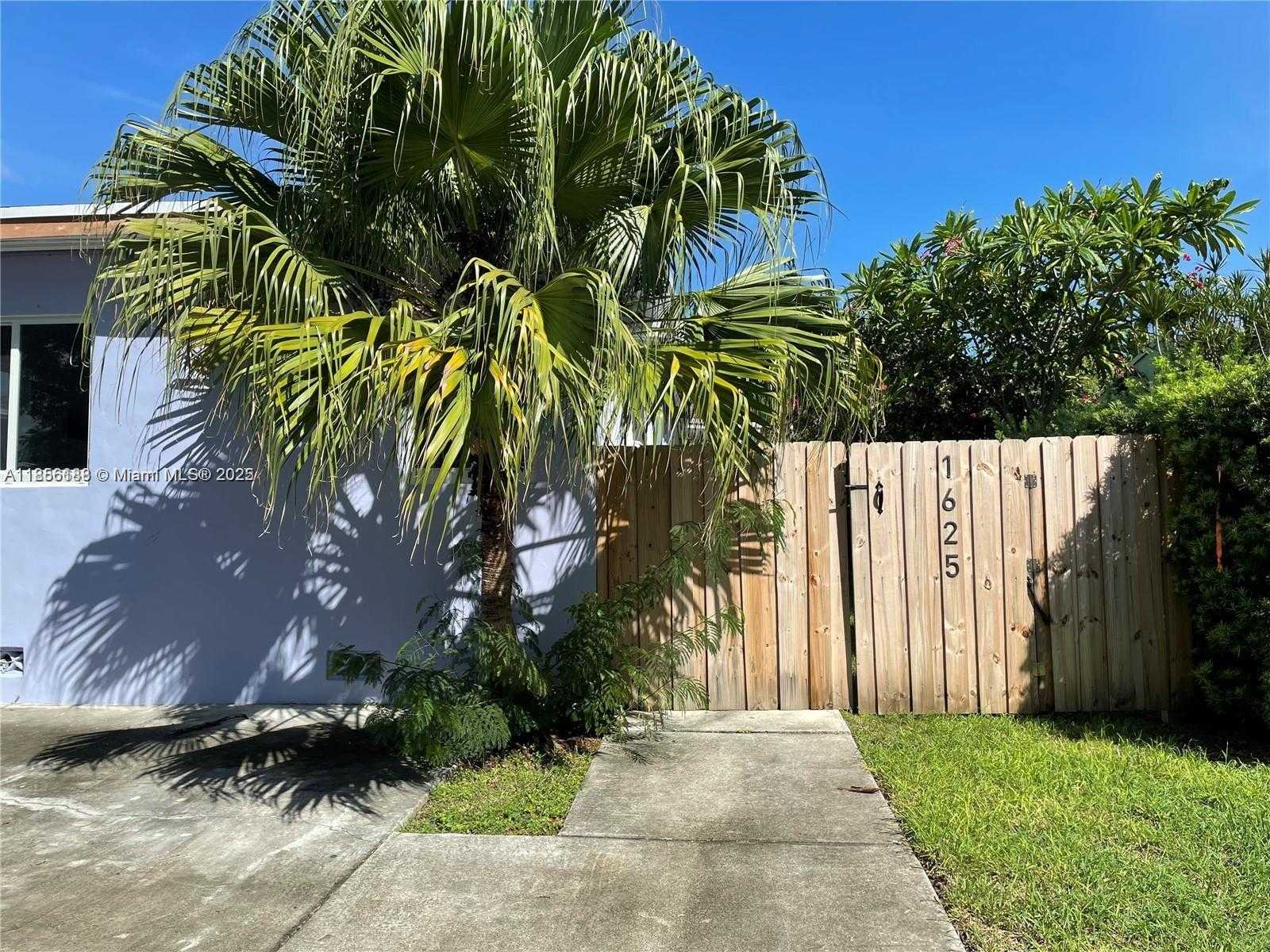 Small Image of 1625 FLETCHER ST, Hollywood Number 2