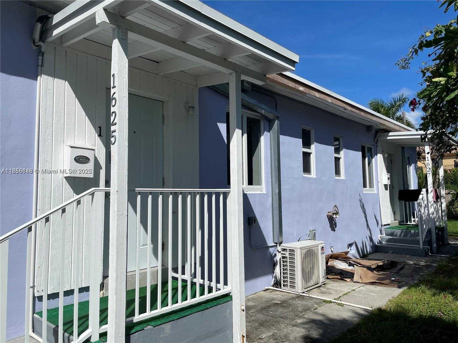 Small Image of 1625 FLETCHER ST, Hollywood Number 3