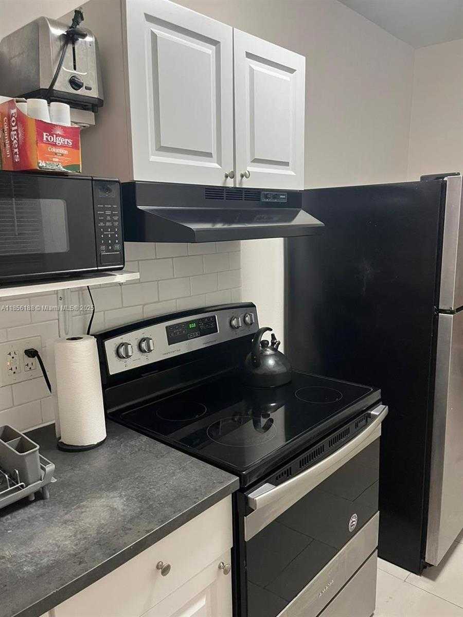 Small Image of 1625 FLETCHER ST, Hollywood Number 36