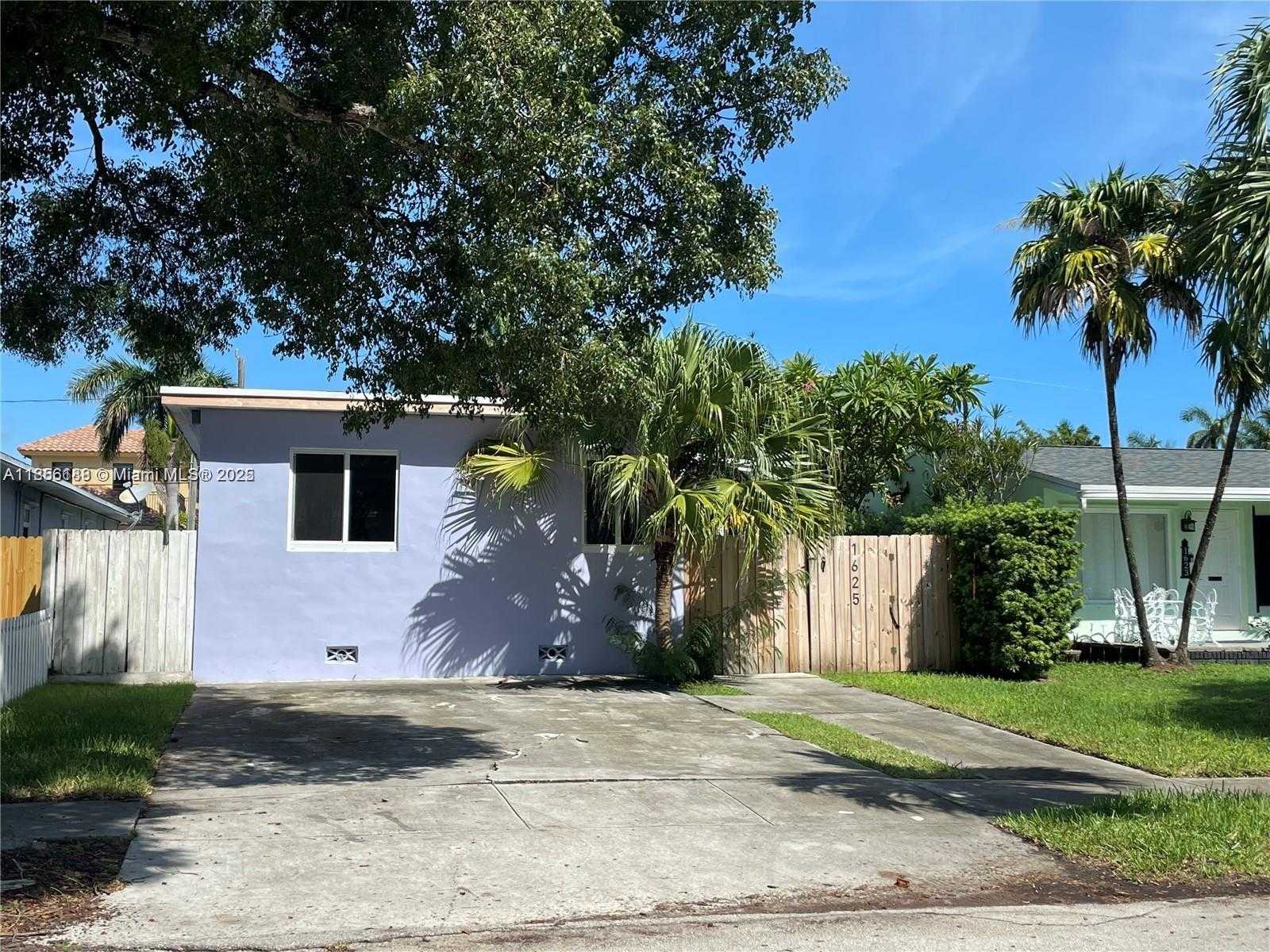 Small Image of 1625 FLETCHER ST, Hollywood Number 4