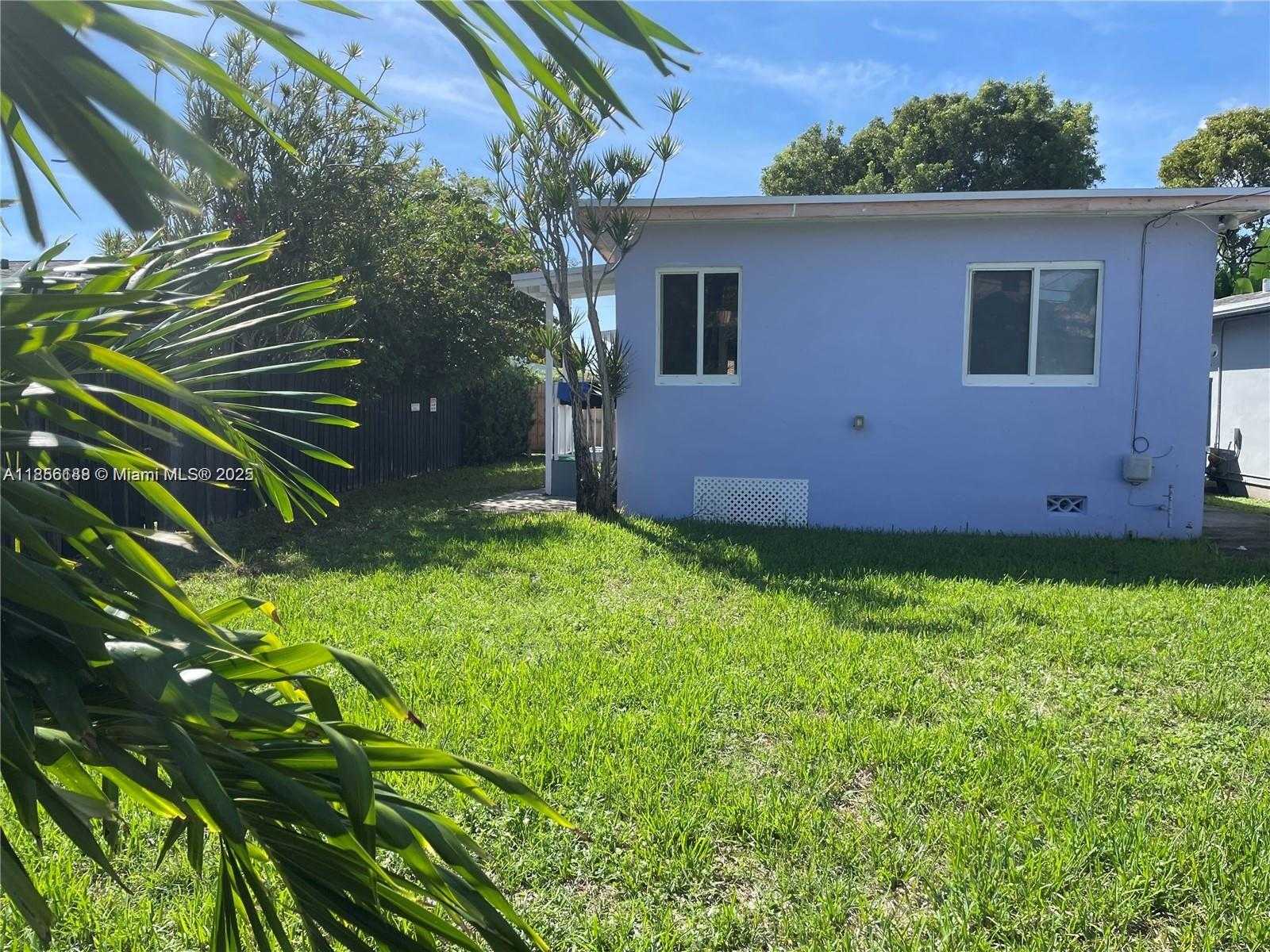 Small Image of 1625 FLETCHER ST, Hollywood Number 5