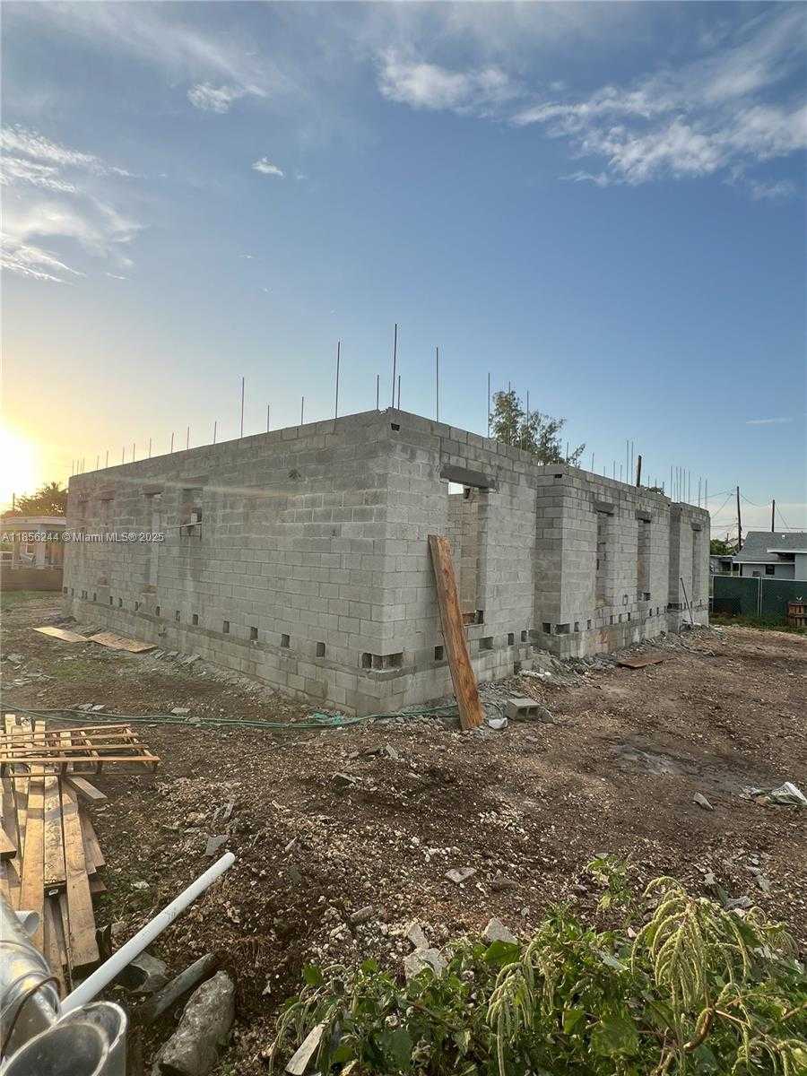 Small Image of 564 NORTH WEST 12TH ST, Florida City Number 15